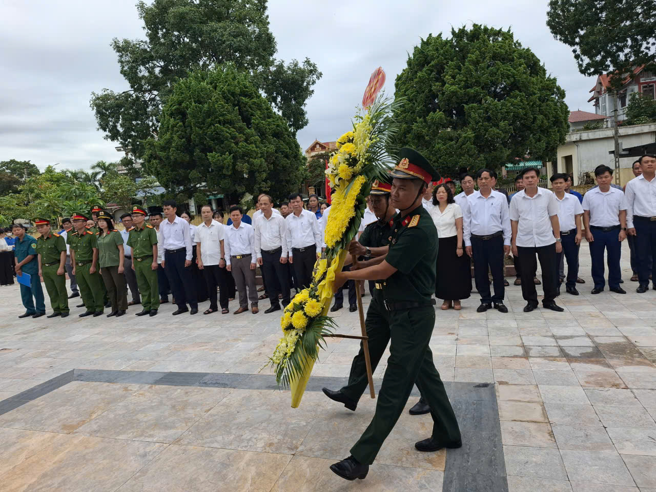 Anh-tin-bai